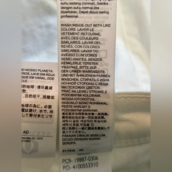 Women’s Levi’s White Denim Boyfriend Jeans - Picture 10 of 10